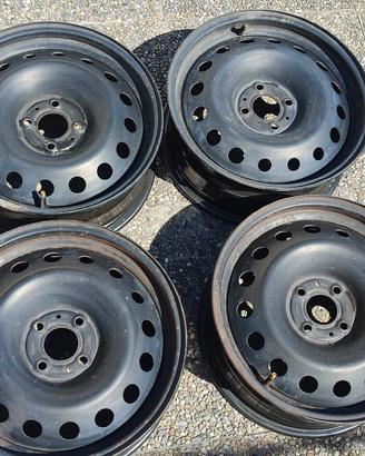 4 cerchi in ferro r16 usati renault capture