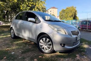 Toyota Yaris 1.3 Benz 5 porte Sol *OK NEO PATENTAT