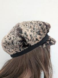 cappello tipo borsalino