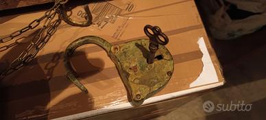 Lucchetto antico una mandata