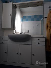 Armadietto bagno completo di lavabo miscelatore
