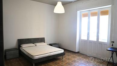 Camera Matrimoniale ampia e luminosa