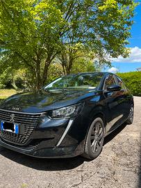 Peugeot 208 cambio automatico volante in pelle