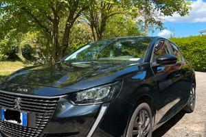Peugeot 208 cambio automatico volante in pelle