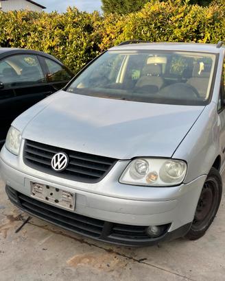 Ricambi usati per Volkswagen Touran 1.9TDI 2004