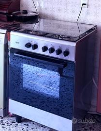 Cucina 4 fuochi gas e forno elettrico