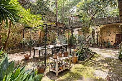 MULTILOCALE A GENOVA