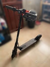 Xiaomi Mi Scooter Essential Monopattino Elettrico