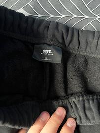 Pantalone obey