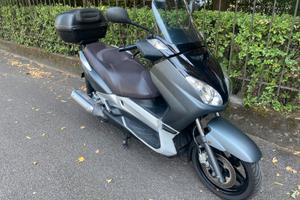 Yamaha X-Max 250.   2009