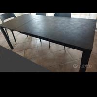 Tavolo Connubia allungabile 