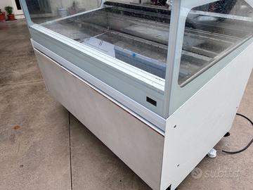 Vetrina Gelato/pasticceria Sam 80