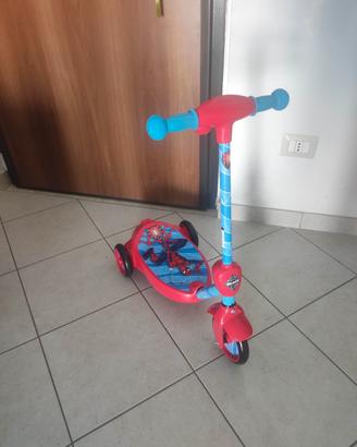 Monopattino Elettrico Spiderman con Bolle Sapone