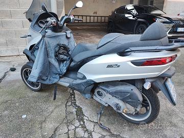 Piaggio MP3 da riparare 
