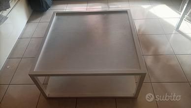 tavolino quadrato in legno