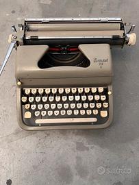 Vecchie macchine da scrivere