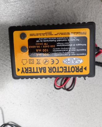 Mantenitore di carica batteria