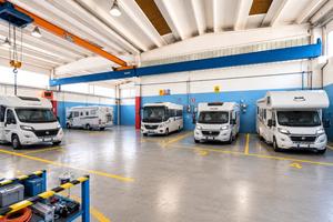 Rimessaggio camper auto di lusso, barche