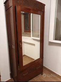 Splendido armadio con specchio in stile liberty