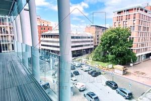 Elegante Appartamento Quadrilocale nel Cuore di Pa