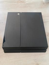 Ps4 + 2 Joystick + 4 giochi
