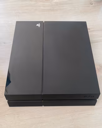 Ps4 + 2 Joystick + 4 giochi