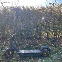 Monopattino ninebot g30max