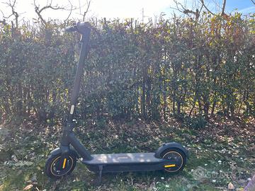 Monopattino ninebot g30max
