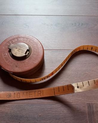 Rotella metrica vintage con custodia in cuoio 10 m