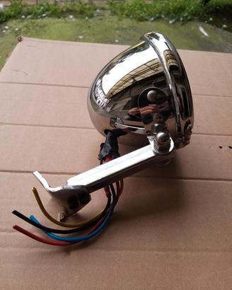 fanale e specchietto per moto custom 
