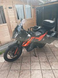 Ktmo 890 adventure 2022 con 21 mila km
