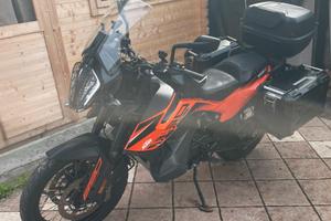 Ktmo 890 adventure 2022 con 21 mila km