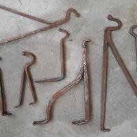 Antichi ganci a parete in ferro battuto x lanterne