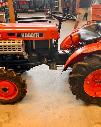 Trattorino Kubota B7000 4WD