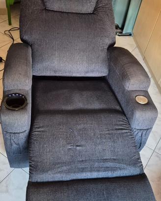 Poltrona elettrica con massaggio e cassa bluetooth