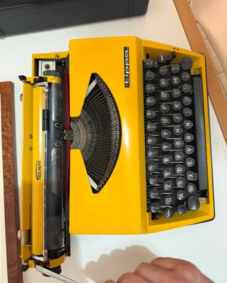 Macchina da scrivere Triumph Tippa originale