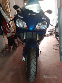 Yamaha R1 2002