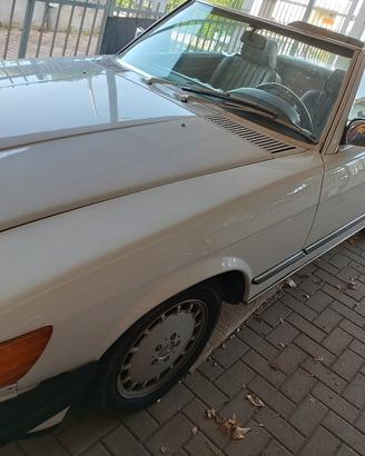 Mercedes 560 SL  Pagoda  anno 1986