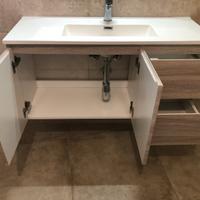 Lavandino bagno sospeso