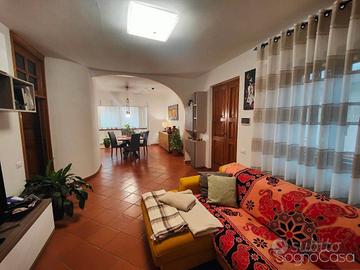 Appartamento di 134 m² con più di 5 locali a Calen