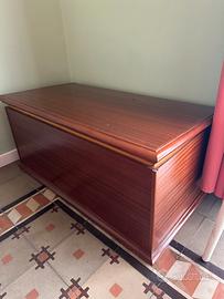 Cassapanca in legno