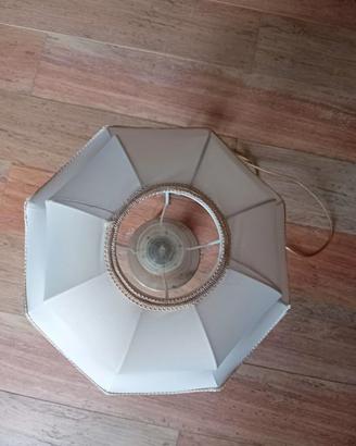 lampada da tavolo con paralume a frange