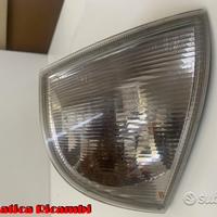 FRECCIA FANALINO ANT DX LATO PASSEGGERO SKODA Octa