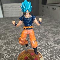 Goku ssj blue (SH Figuarts) scale + Basetta 