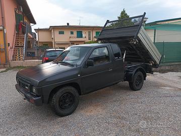 NISSAN KING CAB 2.5 D - 4X4 - RIBALTABILE 