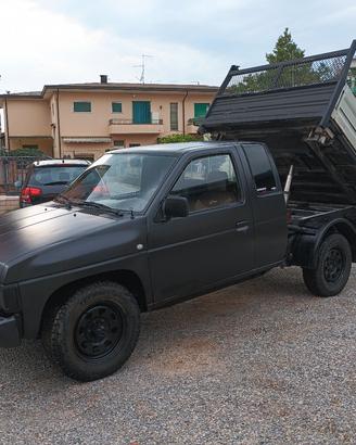 NISSAN KING CAB 2.5 D - 4X4 - RIBALTABILE 