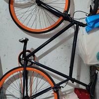 Bici da uomo a scatto fisso