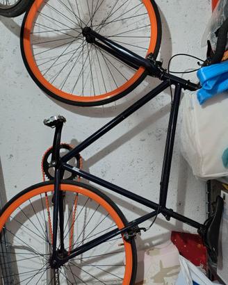 Bici da uomo a scatto fisso