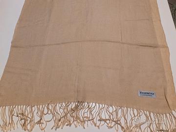 Sciarpa  pashmina in cashmere beige