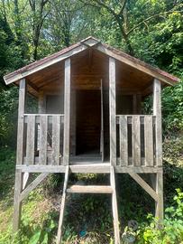 Casetta in legno a palafitta